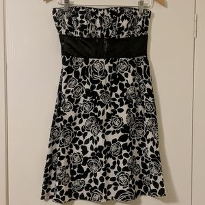 White House Black Market sleeveless cocktail dress